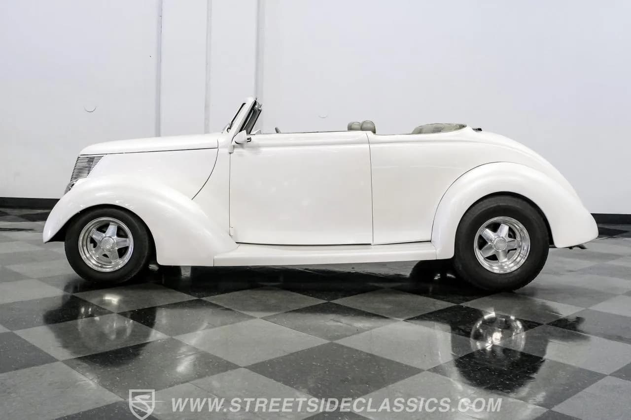1937 Ford Cabriolet Street Rod - Thumbnail 2