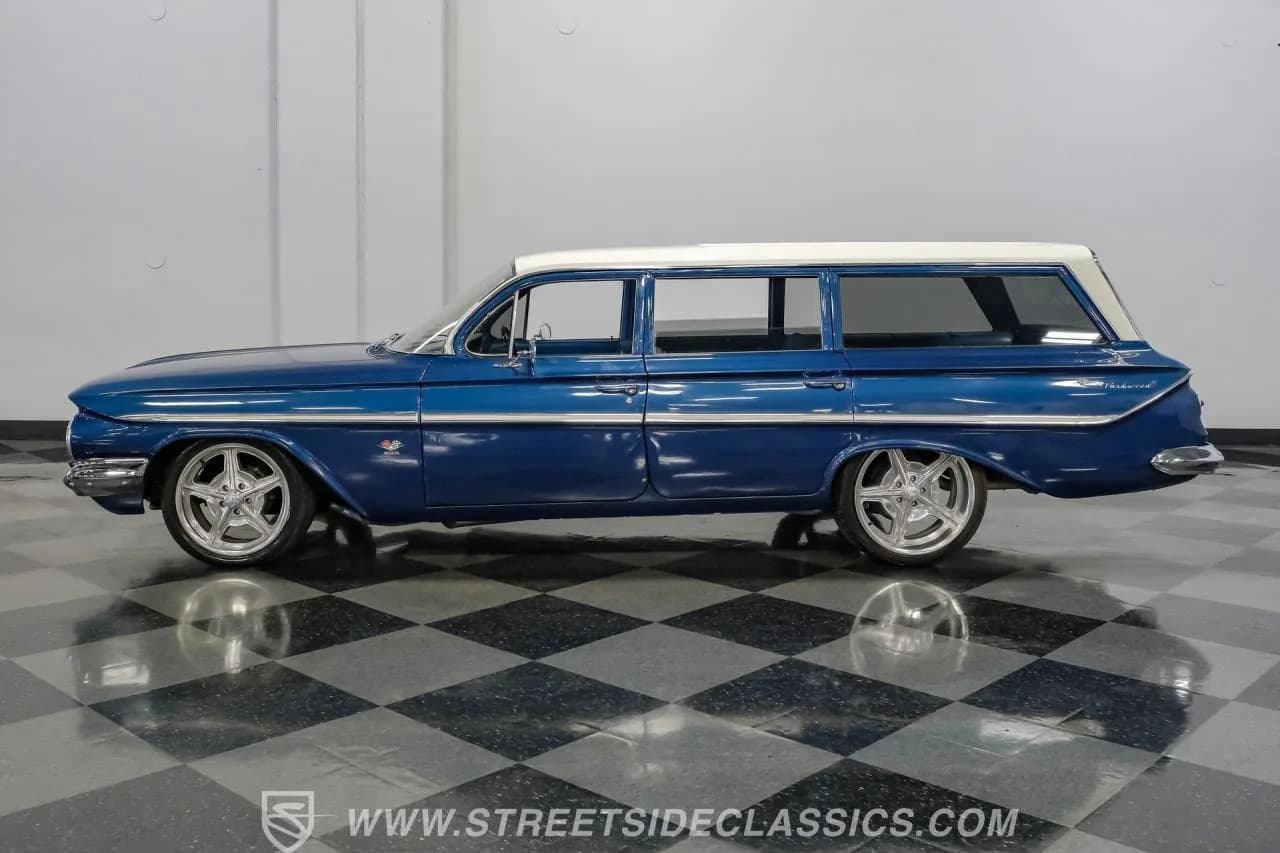 1961 Chevrolet Bel Air Parkwood Wagon - Thumbnail 7