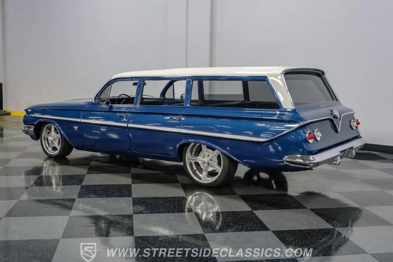 1961 Chevrolet Bel Air Parkwood Wagon - Thumbnail 8