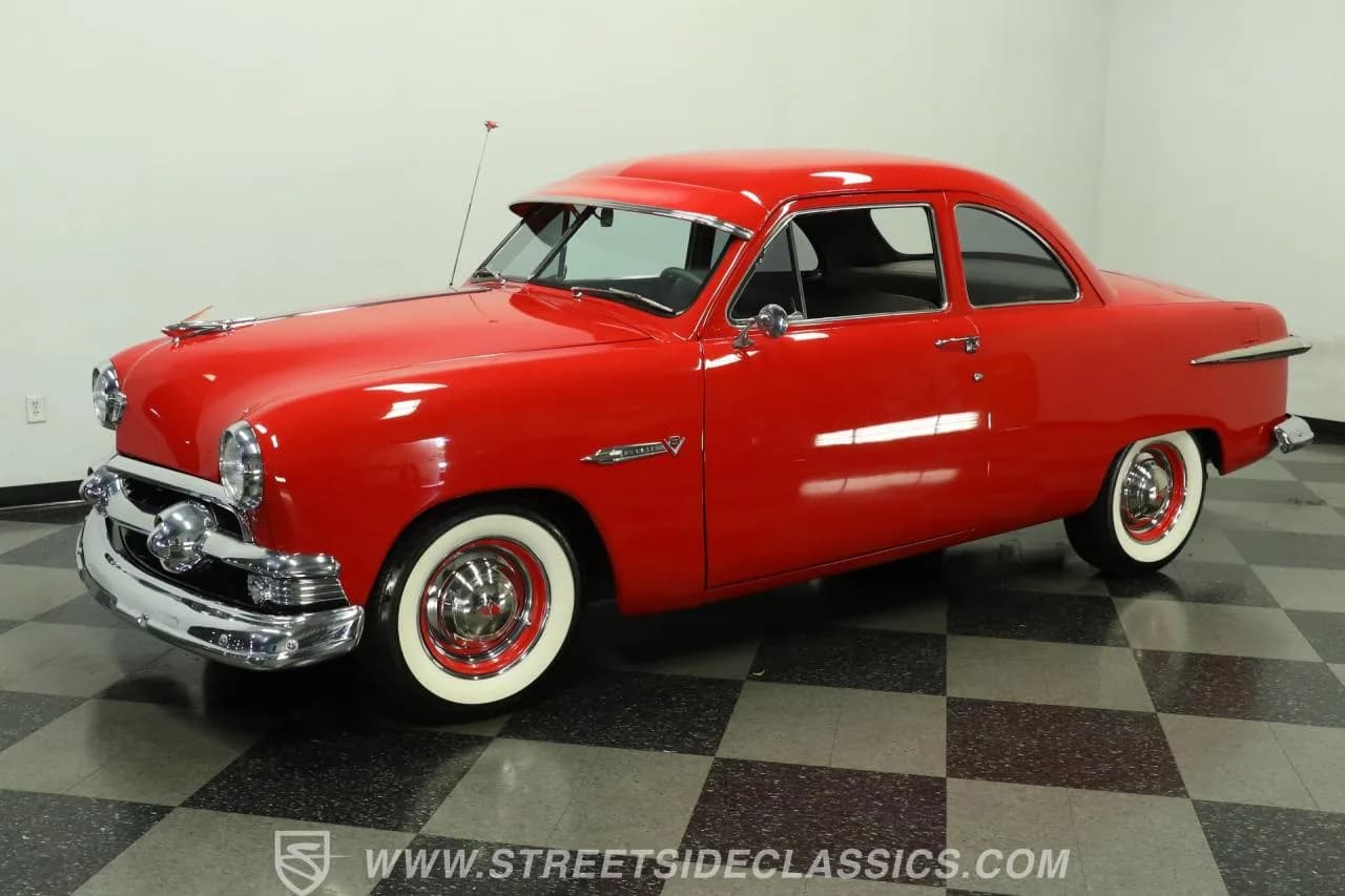 1951 Ford Deluxe - Thumbnail 6
