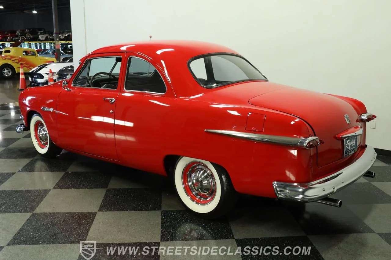1951 Ford Deluxe - Thumbnail 7