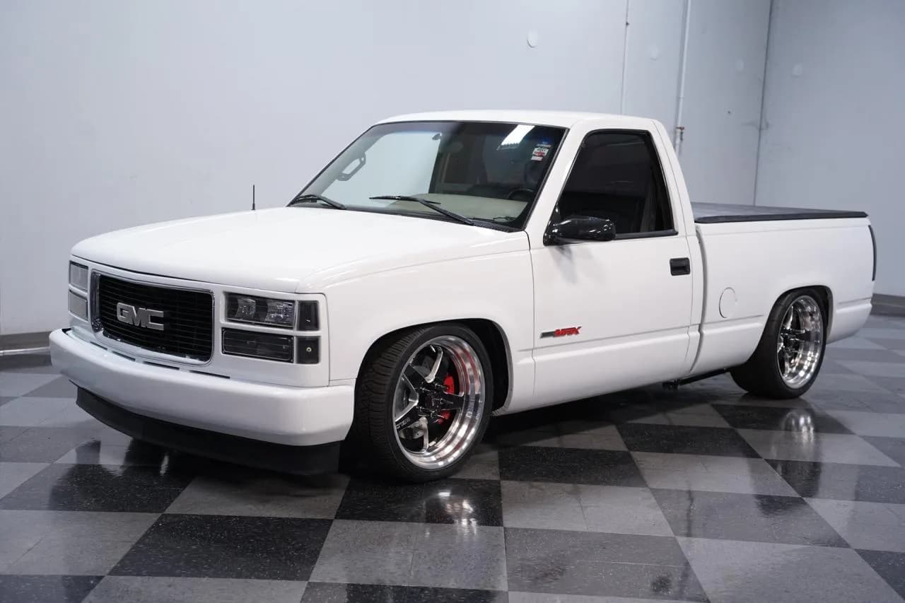 1996 GMC Sierra 1500 Restomod - Thumbnail 6