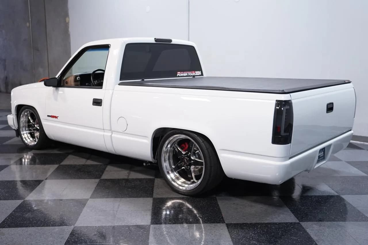 1996 GMC Sierra 1500 Restomod - Thumbnail 7