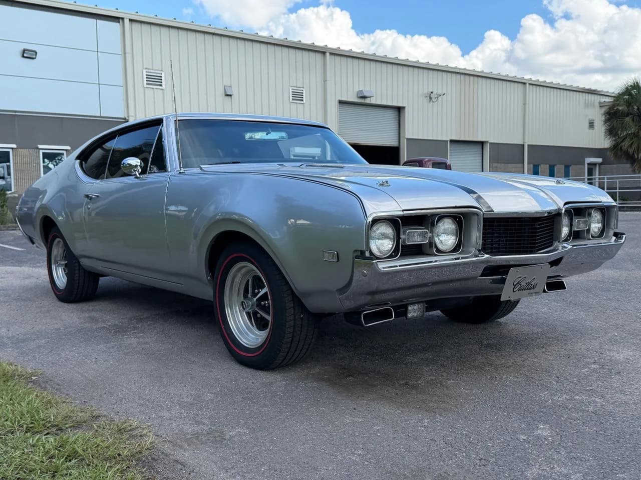 1968 Oldsmobile Cutlass - Thumbnail 3