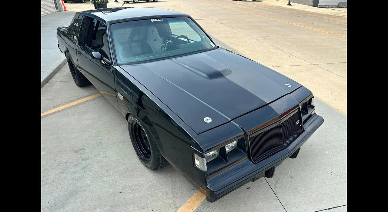 1986 Buick Grand National - Thumbnail 3